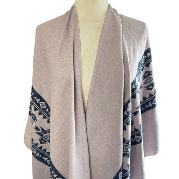 UNBRANDED Lightweight Soft & Cozy Aztec Print Poncho Wrap, O/S - Picture 2 of 8